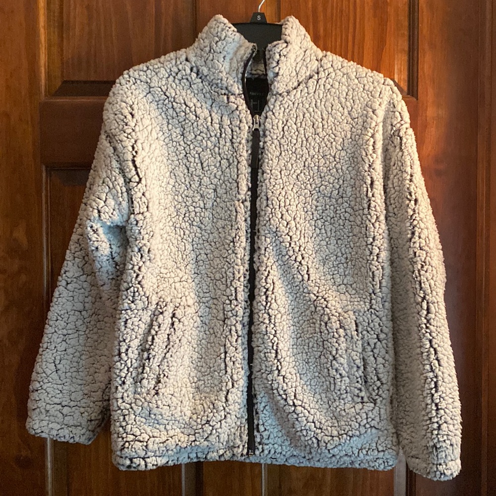 EUC Forever 21 white and black Sherpa jacket. Size S